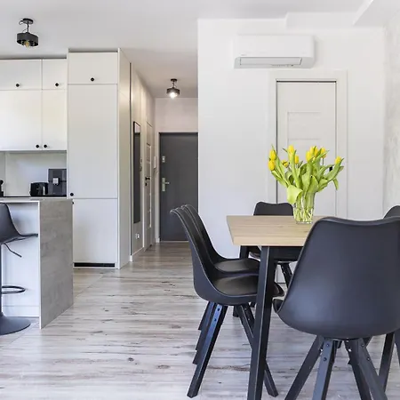 Wichrowe Wzgorza, Myweek 폴라니카-즈루이