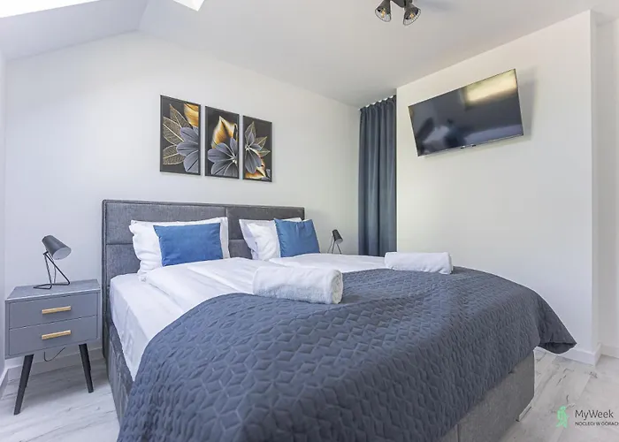 Wichrowe Wzgorza, Myweek